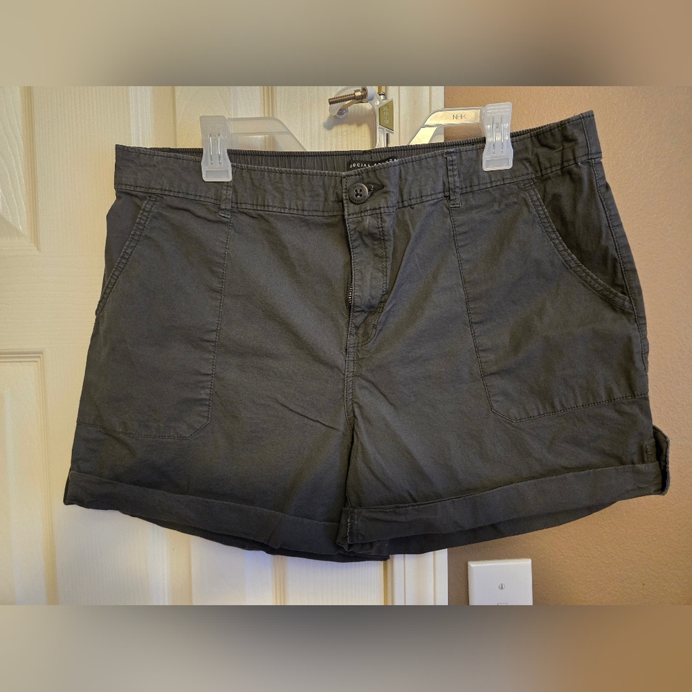 Social Standard Shorts